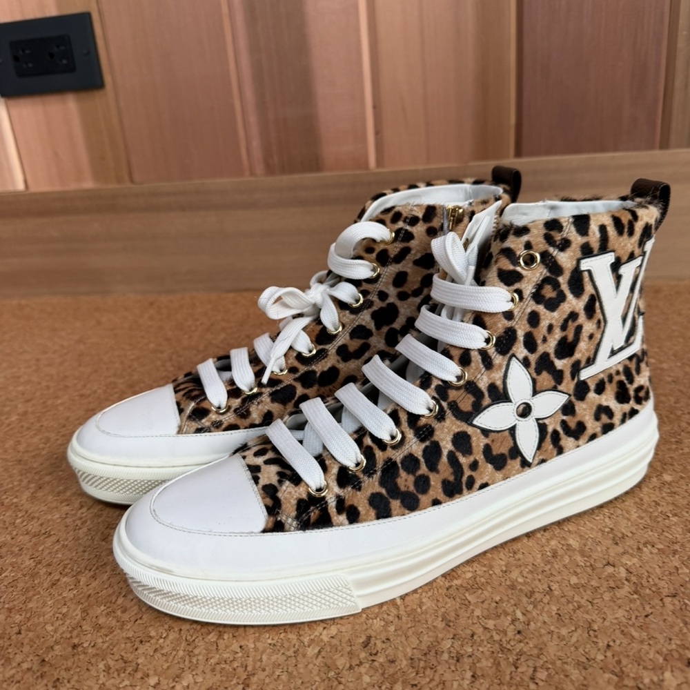 Louis Vuitton Leopard Print High-Top Sneakers - Picture 3 of 6